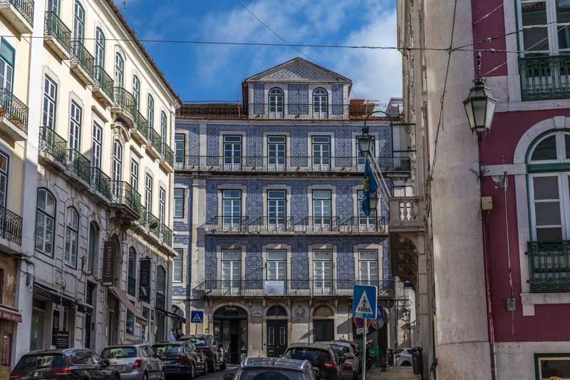 Lisboa, Portugal: Casas con azulejos en Chiado