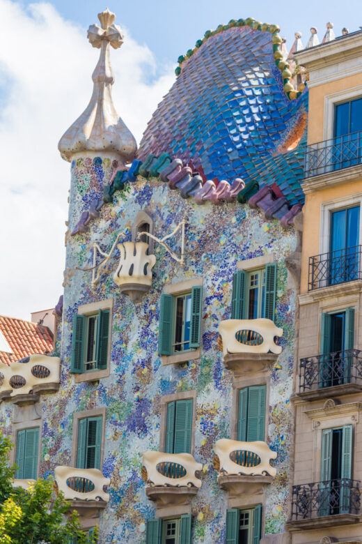barcelona spain casa batllo gaudi 2 - Barcelona's art nouveau tour: Gaudí and more - Drive me Foody