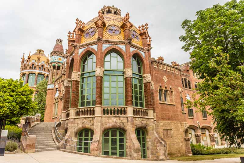 barcelona spain hospital modernista sant pau pabellon - Barcelona's art nouveau tour: Gaudí and more - Drive me Foody
