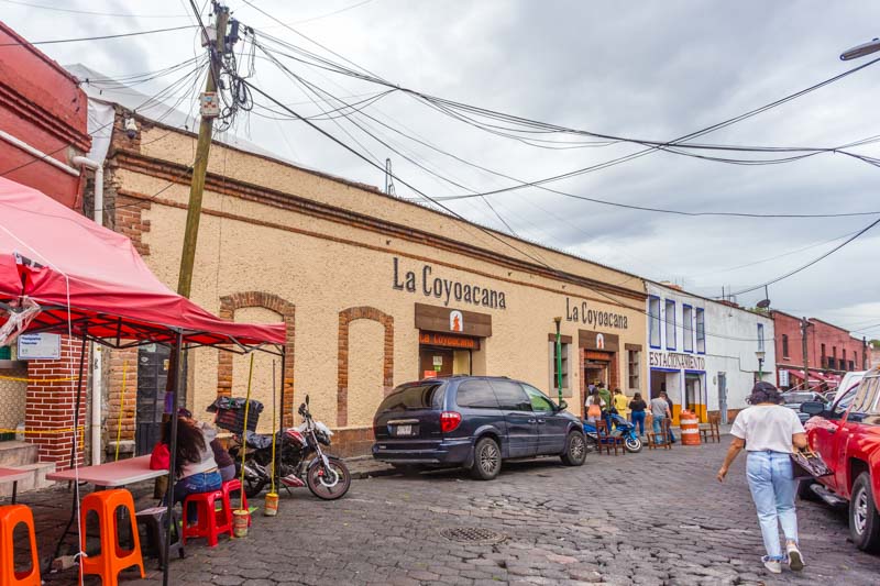 Ciudad de México, Coyoacán: Cantina la Coyoacana en la calle Higuera. Mítica cantina con mariachis todos los días
