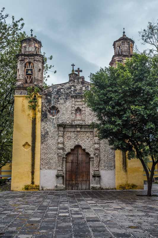 Ciudad de México, Coyoacán: Capilla de la Conchita, iglesia del s. XVI con hermosa portada plateresca