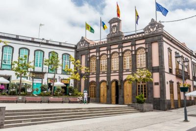 Plaza con Casa Consistorial en Arucas, Gran Canaria