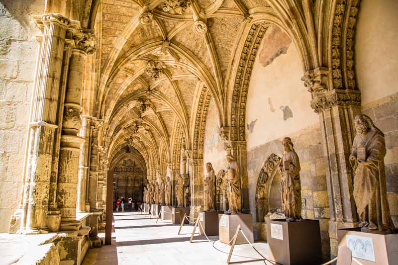 León Cathedral - 16th-century Renaissance cloister