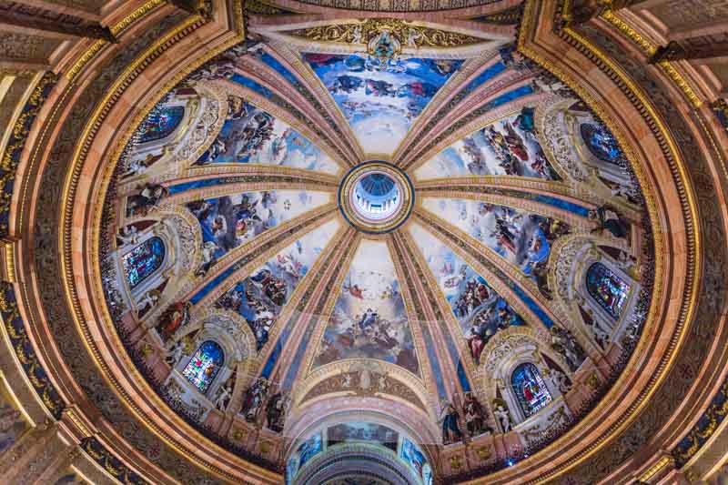 Frescos de la cúpula de la Basílica de San Francisco el Grande, en Madrid.
