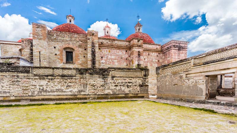 mitla oaxaca mexico grupo iglesia templo catolico - Mitla, the last Zapotec city - Drive me Foody