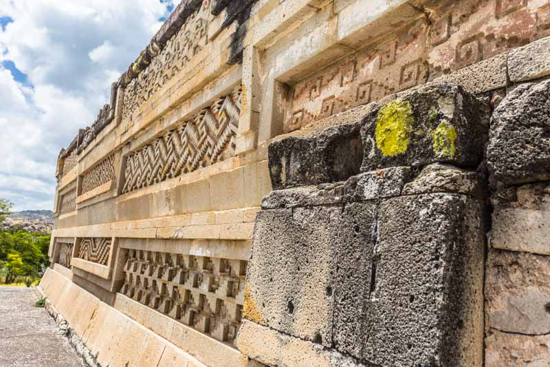 mitla oaxaca mexico palacio columnas mosaicos - Mitla, the last Zapotec city - Drive me Foody