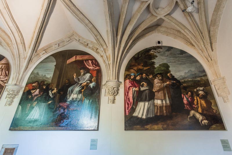 Dos de los cuadros de la primera parte de la serie cartujana de Vicente Carducho en el Real Monasterio de Santa María de El Paular en Rascafría, Madrid