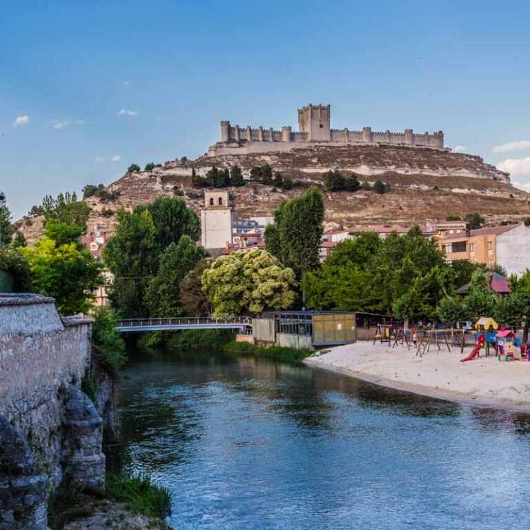 Peñafiel, Valladolid, España: Castillo y río Duratón