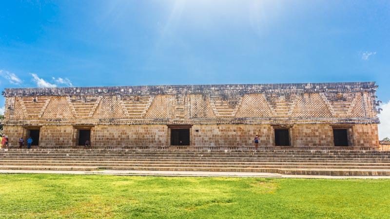 Zona Arqueológica de Uxmal, Yucatán, México. Cuadrángulo de las Monjas - Edificio este