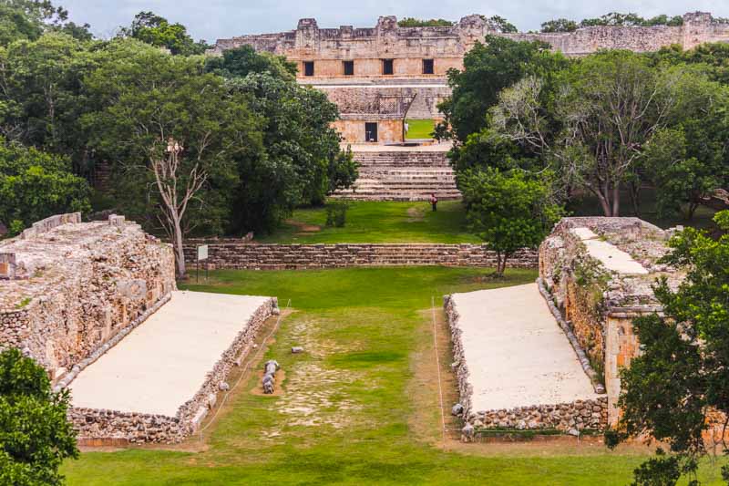Zona Arqueológica de Uxmal, Yucatán, México. Campo de Juego de Pelota