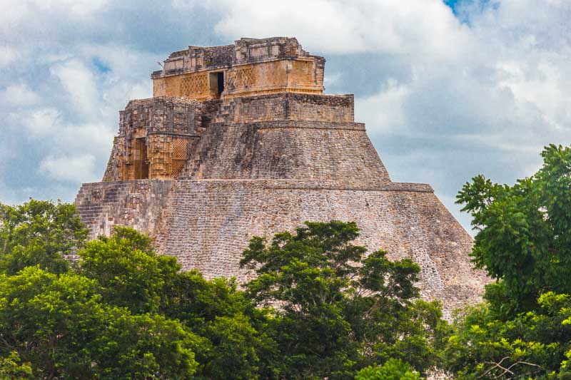 uxmal mexico piramide adivino superior bosque - What to see and eat in Mérida (Mexico) - Drive me Foody