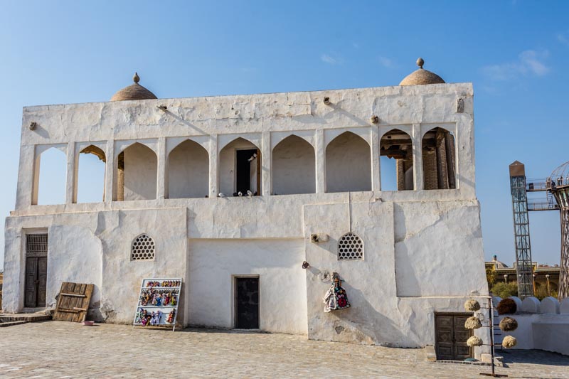 Bujará, Uzbekistán: edificio en el interior de Ark, la fortaleza de Bujará