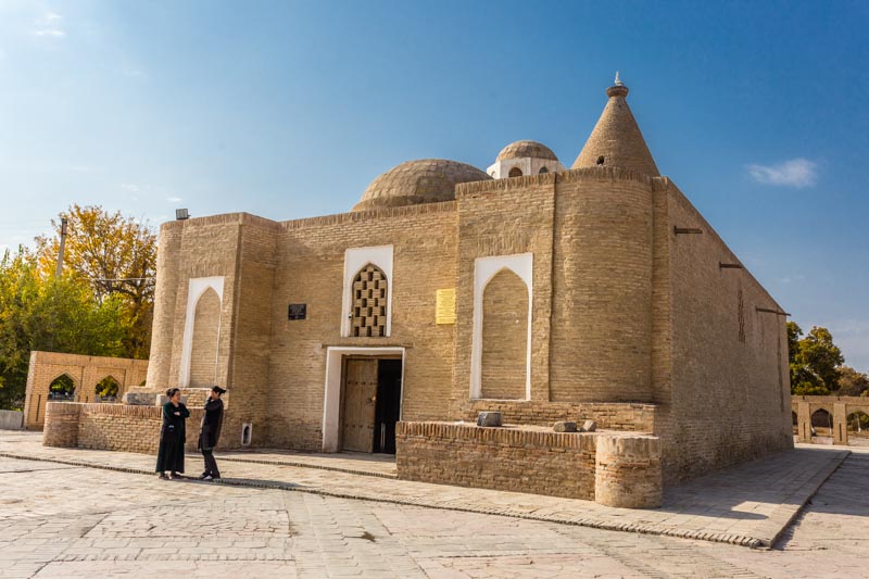 Bujará, Uzbekistán: Mausoleo de Chashma Ayub (Pozo de Job), ahora museo de la gestión del agua en Uzbekistán