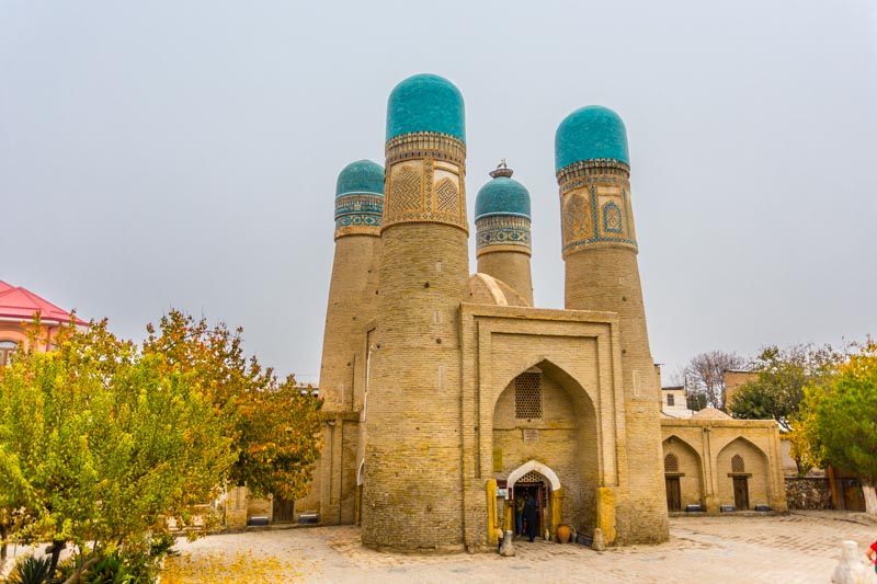 Bujará, Uzbekistán: Chor Minor, puerta de una antigua madrasa con cuatro torres