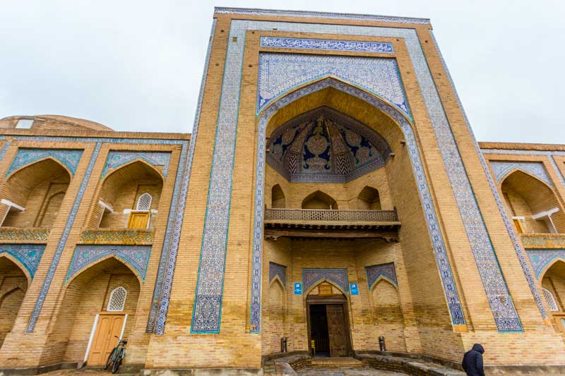 Khiva, Uzbekistán: frente de la Madrasa Amin Khan, ahora Hotel Khiva.