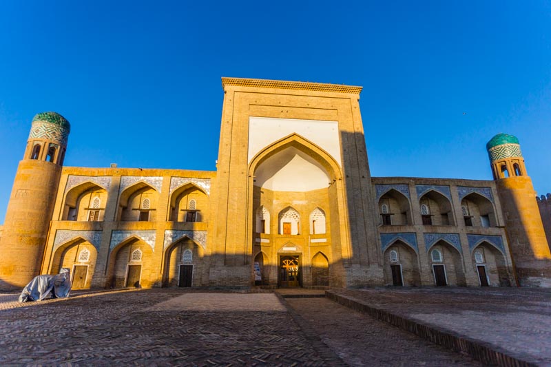 Khiva, Uzbekistán: Madrasa de Kutlug Murad Inaq. Ruta de la Seda.