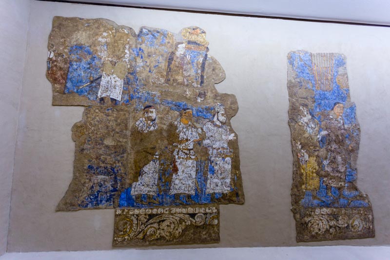 Restos de frescos antiguos de personas del s. VII en fortaleza real de Uzbekistán