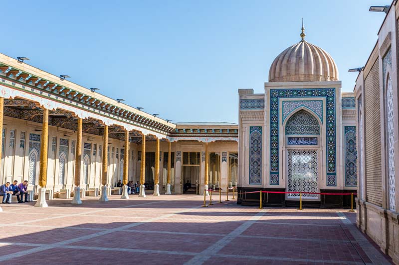 uzbekistan samarkand hazrati xizr mosque - Samarcanda, la gran ciudad de Tamerlán - Drive me Foody