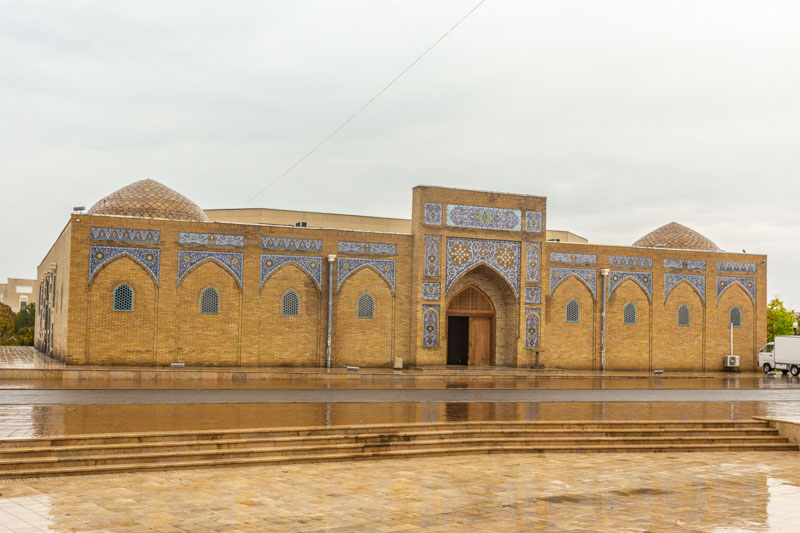 Centro histórico de Shahrisabz, Uzbekistán. Patrimonio Mundial UNESCO 885. Madrasa Chubin (s. XVI-XVIII), uno de los edificios en el centro de Shahrisabz posteriores a la época timúrida.