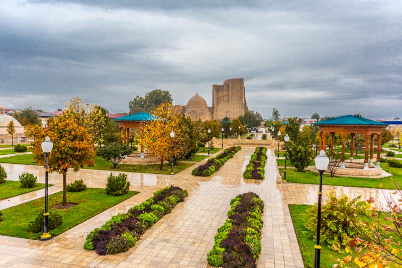Shahrisabz, Uzbekistán. Panorama del centro monumental de Shahrisabz tras la demolición del antiguo barrio. Patrimonio Mundial UNESCO 885.