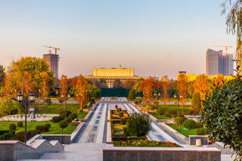Tashkent, Uzbekistán: Parque Alisher Navoi y Palacio de la Amistad de las Naciones